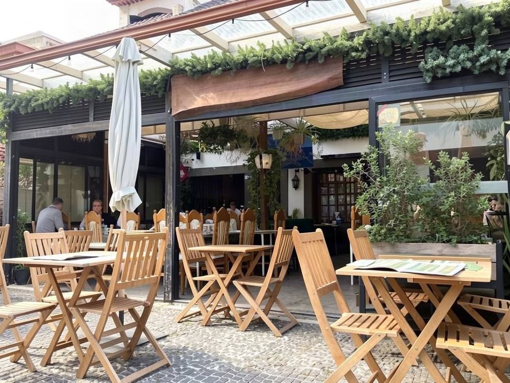 BASMATI. BRUNCH WITH SOUL, DINER WITH SPICE, Funchal