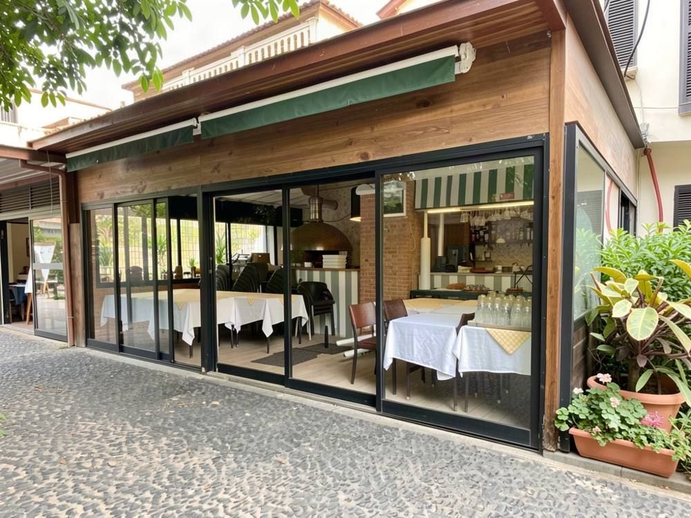 Villa Paradiso Italian restaurant 🪵 🔥, Funchal