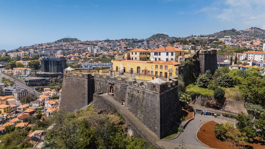Funchal: Fort Tour & Wine Tasting