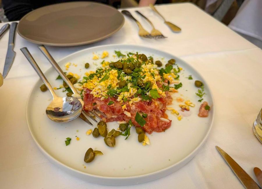 Funchal: Fresh Tuna Tartar Experience & TukTuk Tour