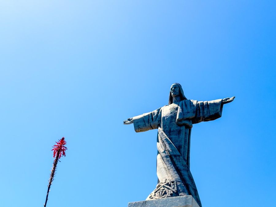 Funchal: Private Cristo Rei & Old Town Tuk-Tuk Tour