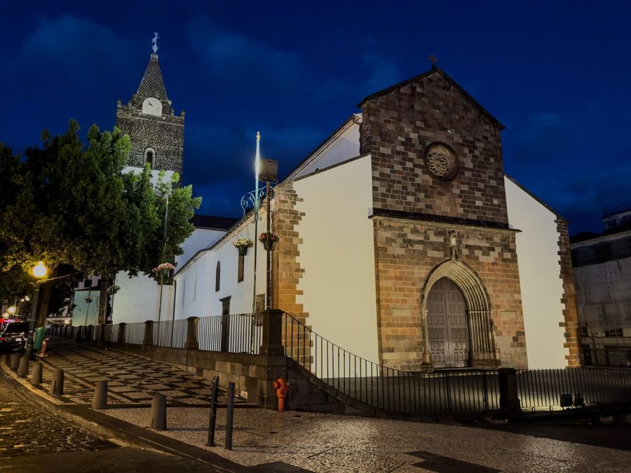 Funchal: Private Night Old Town & City Views Tuk-Tuk