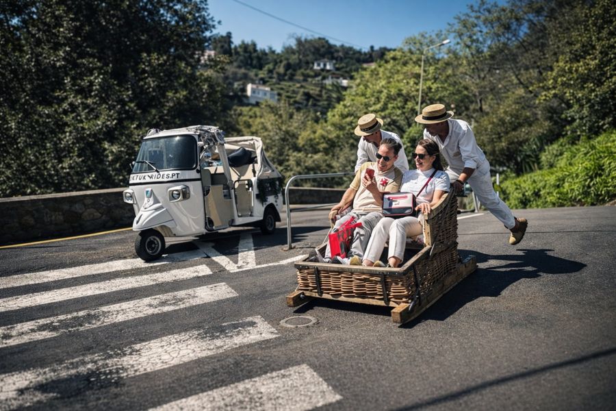 Funchal: The Emperor’s Last Ride, Toboggans a TukTuk Tour