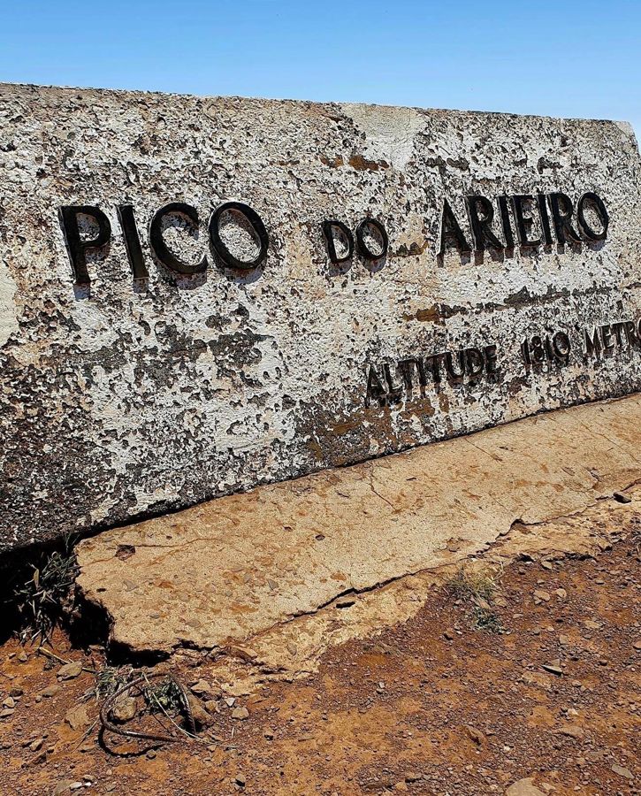 Madeira Hiking Guide:Pico do Arieiro to Pico Ruivo