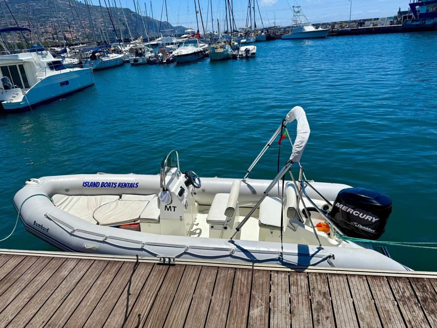 Madeira :Private boat trip along the coast w/ water activity
