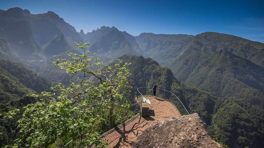 Pico do Areeiro: Funchal, Caniçal, Santana Jeep Safari Tour