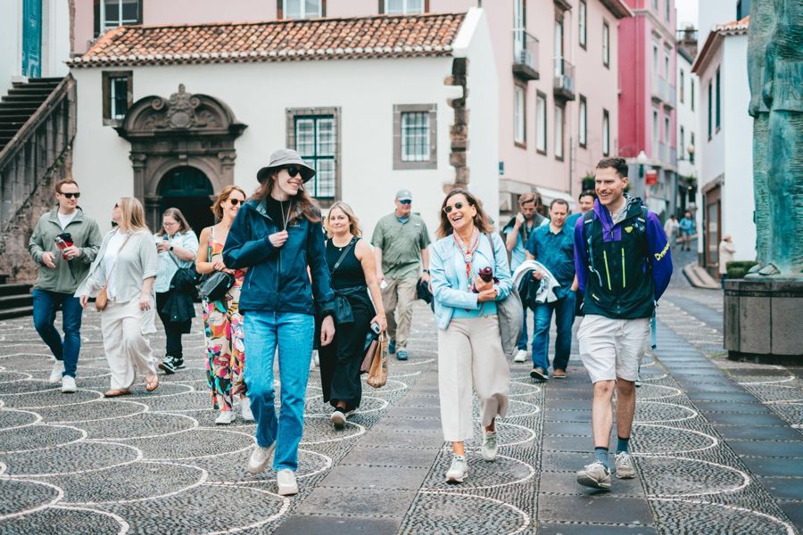 Sunday stroll in Funchal: culture, history, poncha workshop