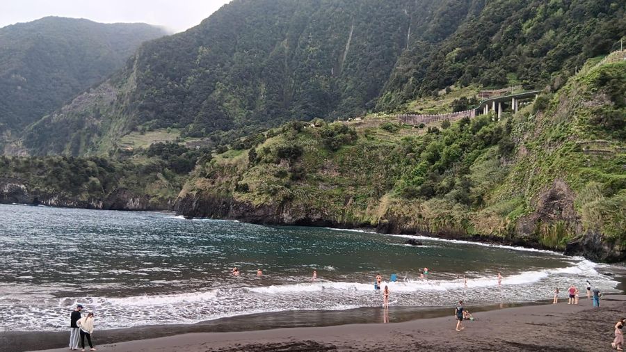 West & North Madeira: Private Tour by Mercedes with Iconic Stops