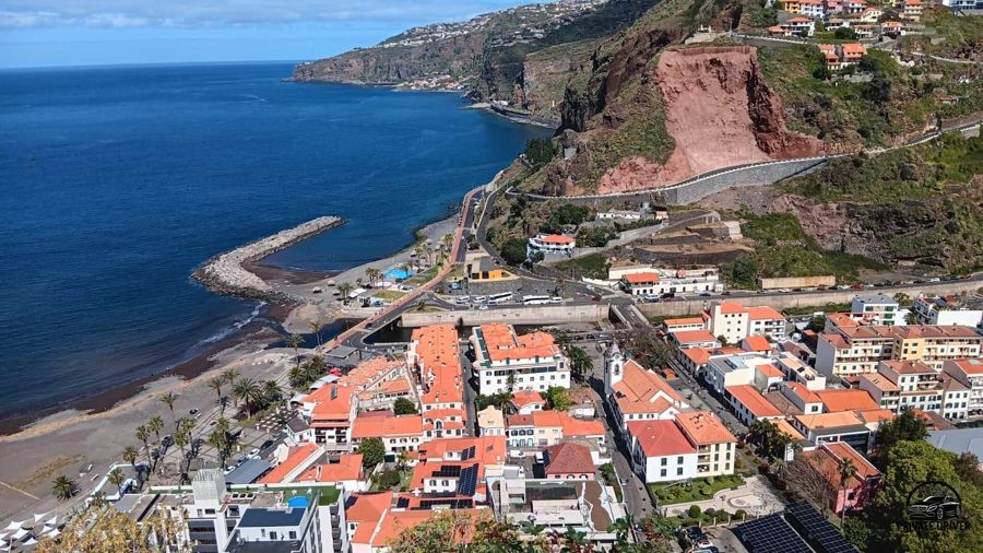 West & North Madeira: Private Tour by Mercedes with Iconic Stops